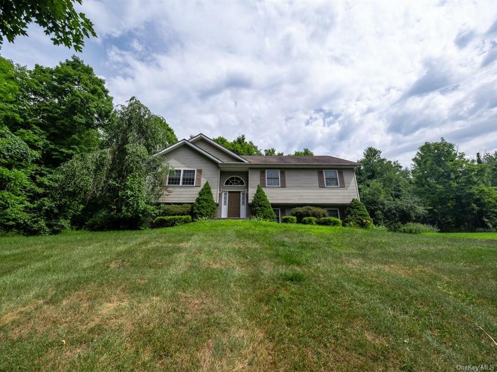 Property Photo:  7 Hasbrouck Drive  NY 12589 