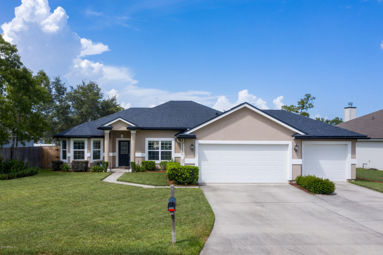 Property Photo: 3225 Ginny Lake Drive FL 32068