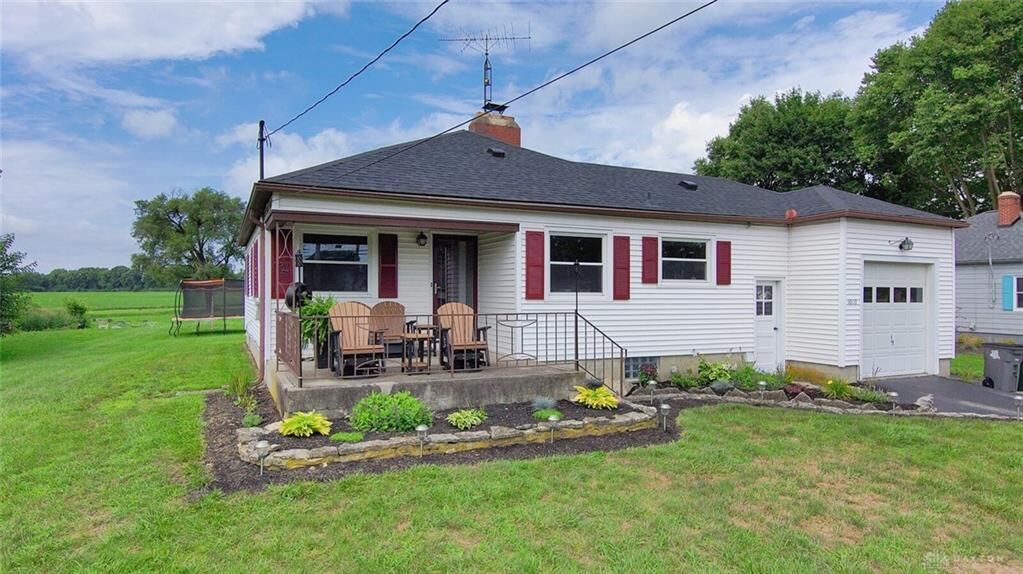 Property Photo: 1010 S Market Street OH 45373
