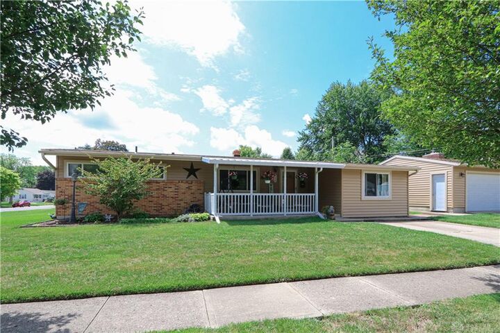 828 N Westedge Drive  Tipp City OH 45371 photo