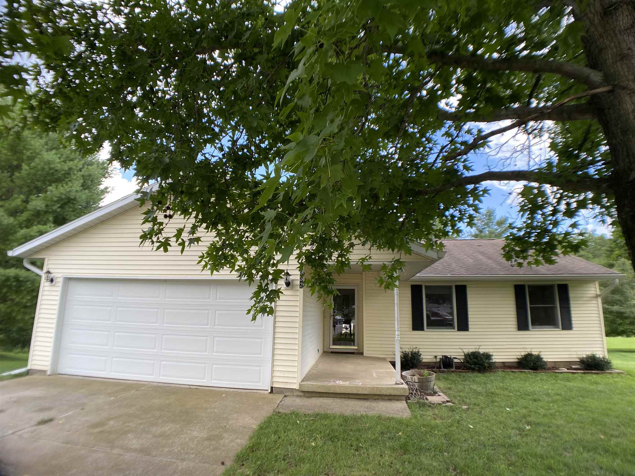 Property Photo:  5932 S Glenda Court  IN 47403 