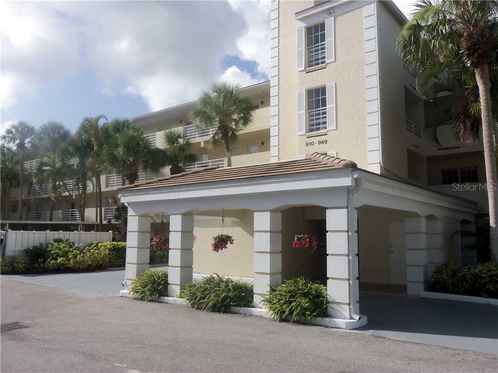 Property Photo:  937 Wexford Boulevard 937  FL 34293 