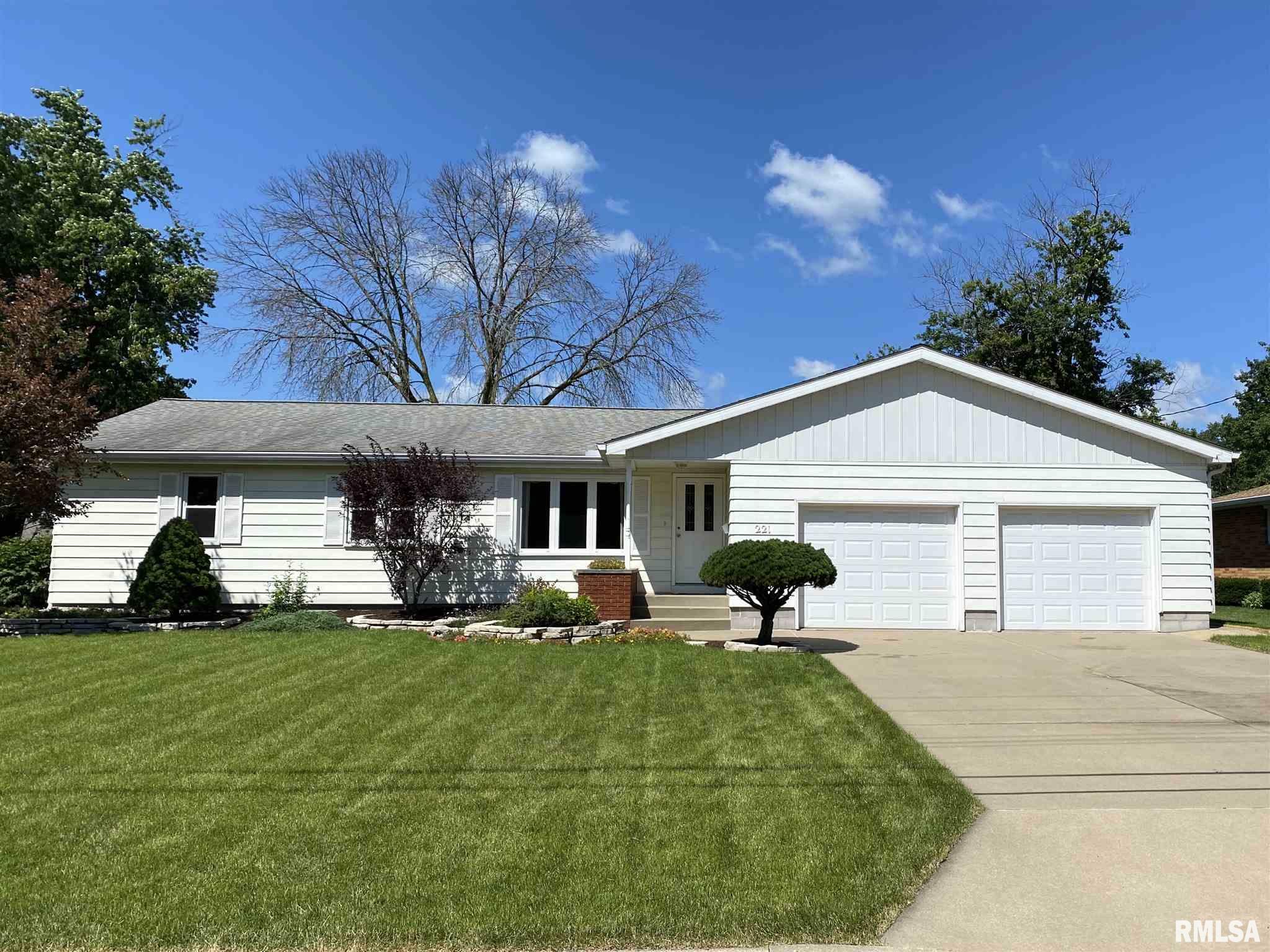Property Photo: 221 N Missouri IL 61550