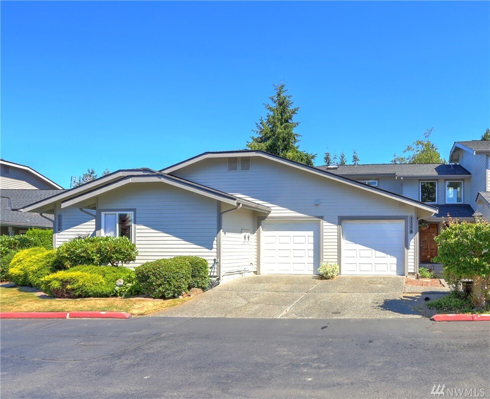 Property Photo: 1127 132nd Street SW B WA 98204