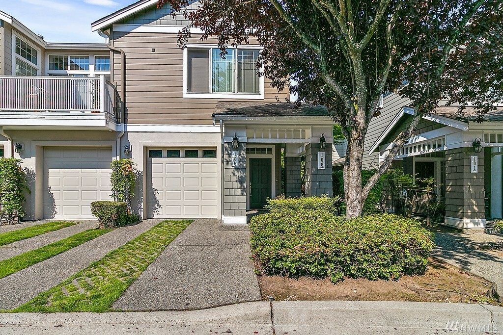 Property Photo:  555 Anacortes Ct NE 105  WA 98059 