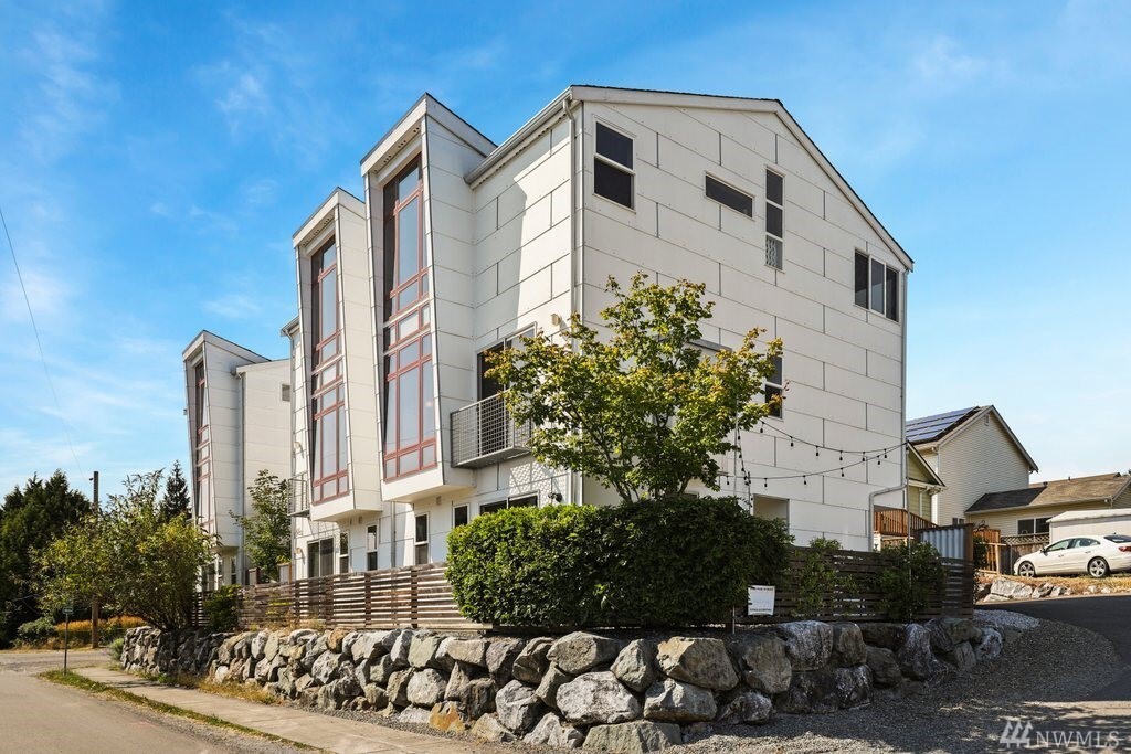 Property Photo: 2404 S Grand Street WA 98144