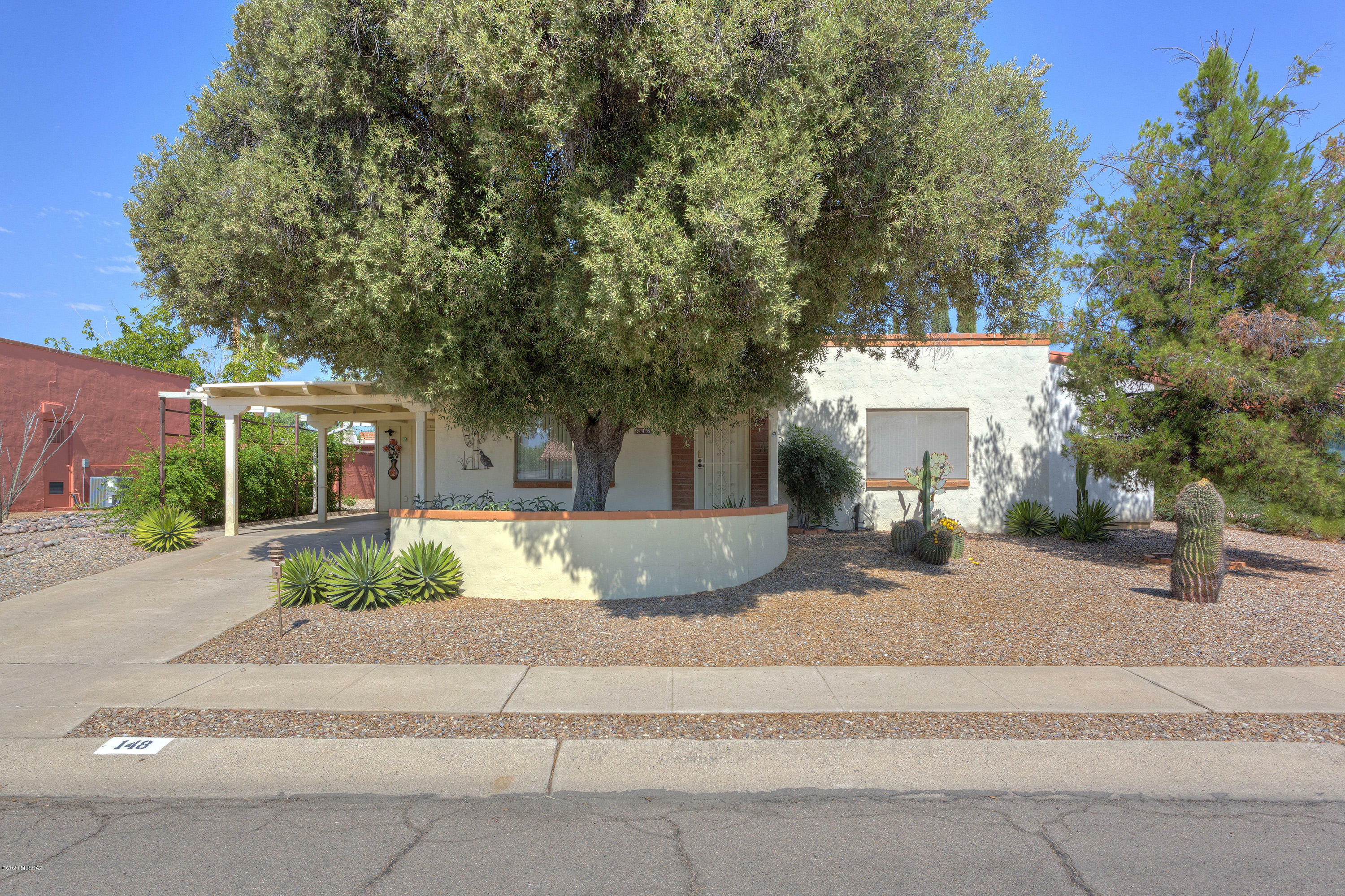 Property Photo:  148 E La Soledad  AZ 85614 