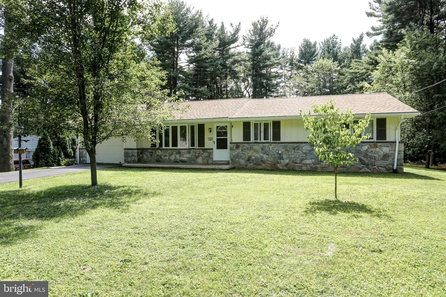 Property Photo:  510 Somerset Road  PA 17601 