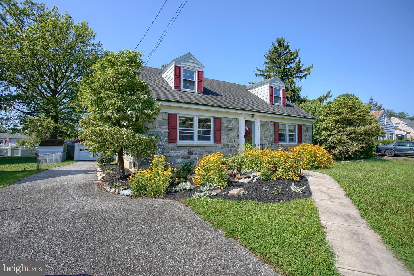 Property Photo: 1850 Harrisburg Avenue PA 17552