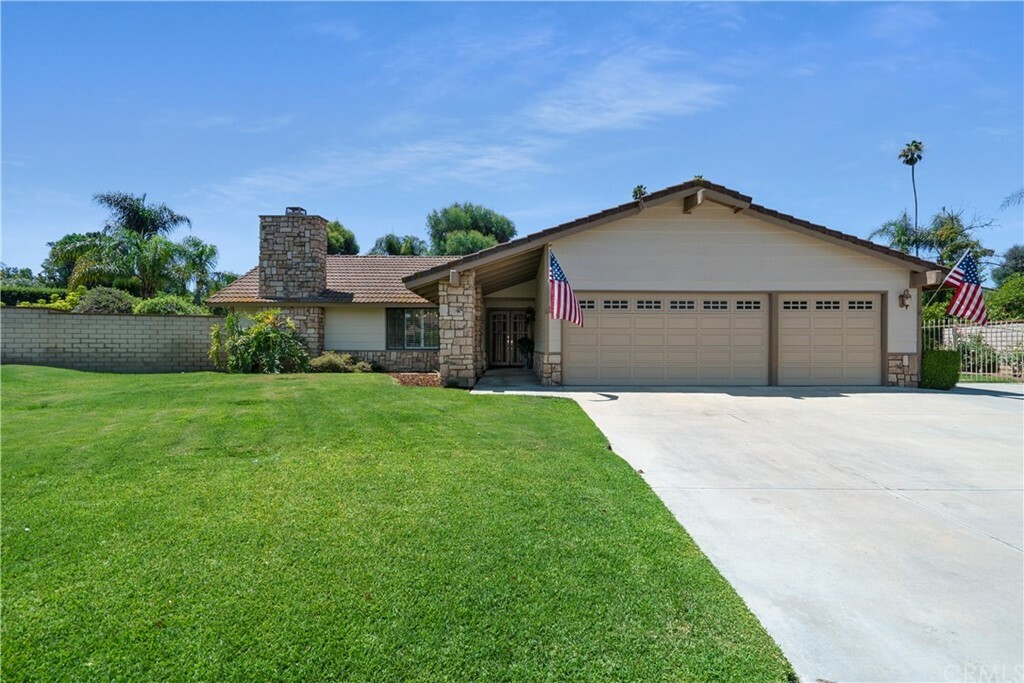 Property Photo:  2612 Sovereign Way  CA 92506 