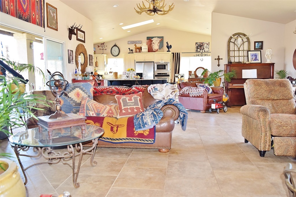 Property Photo:  27177 Moon Crest Road  CA 92065 