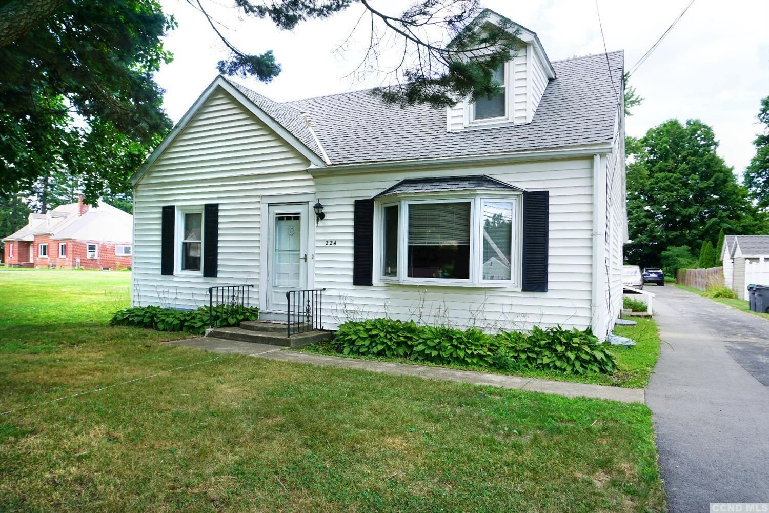 Property Photo:  224 Jefferson Heights  NY 12414 