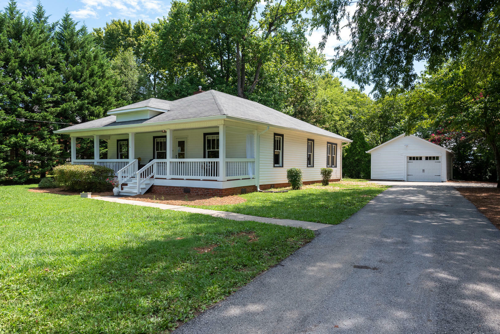 Property Photo:  1712 Old Niles Ferry Rd  TN 37803 