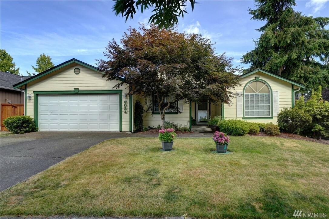 Property Photo: 3024 Hanna Ct NE WA 98516