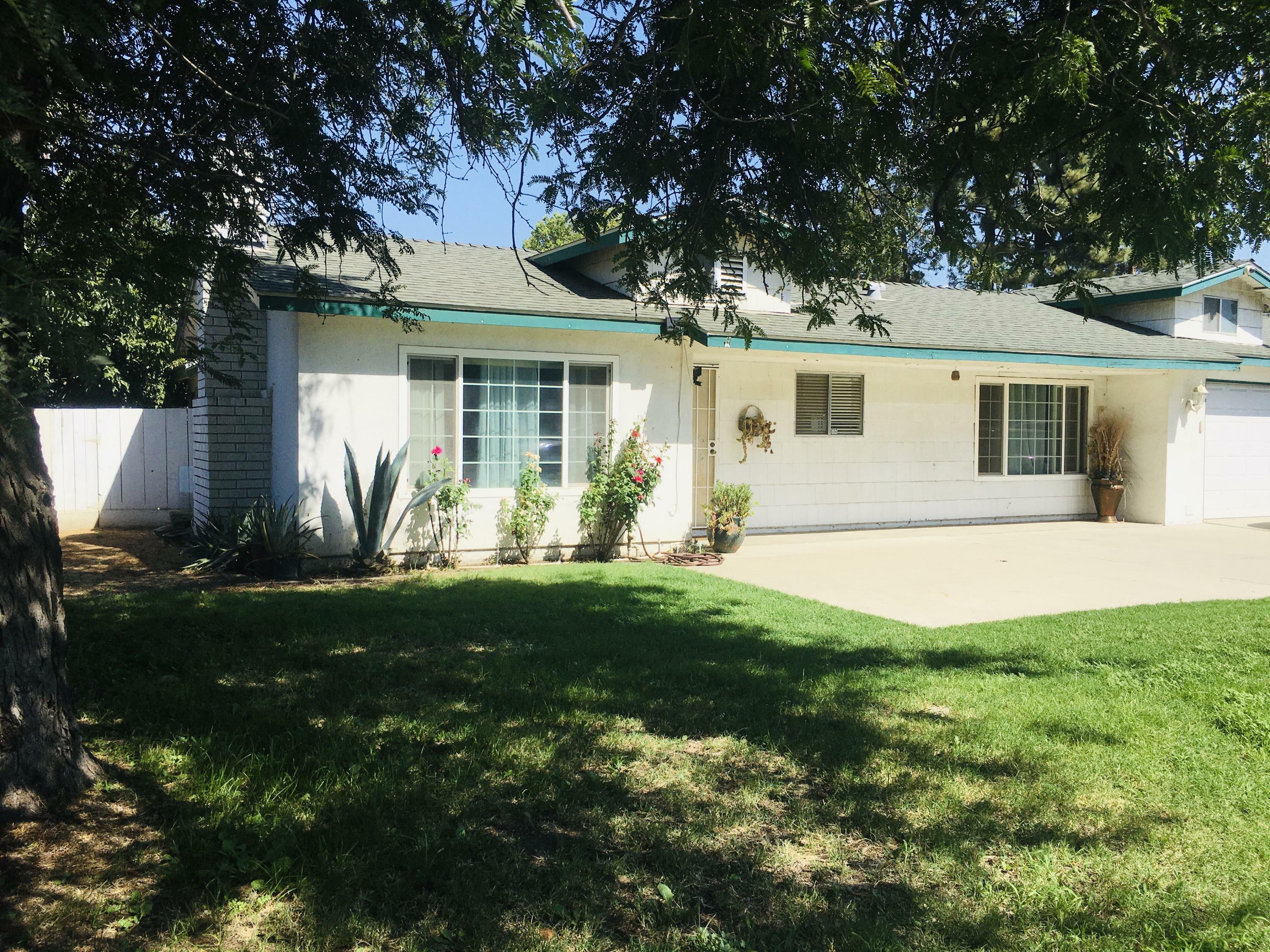 Property Photo:  412 N Demaree Street  CA 93291 