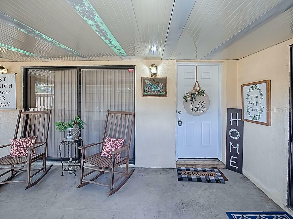 Property Photo: 2937 Tangerine Court FL 34748