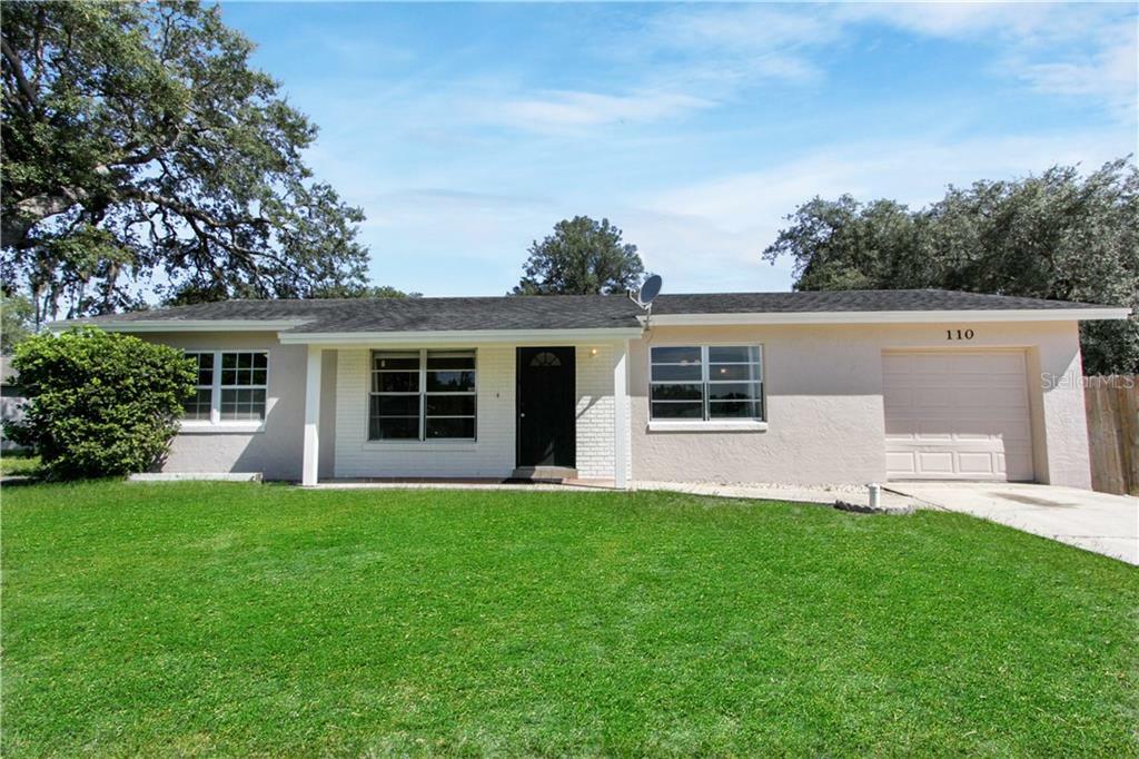 Property Photo: 110 Balboa Court FL 32773