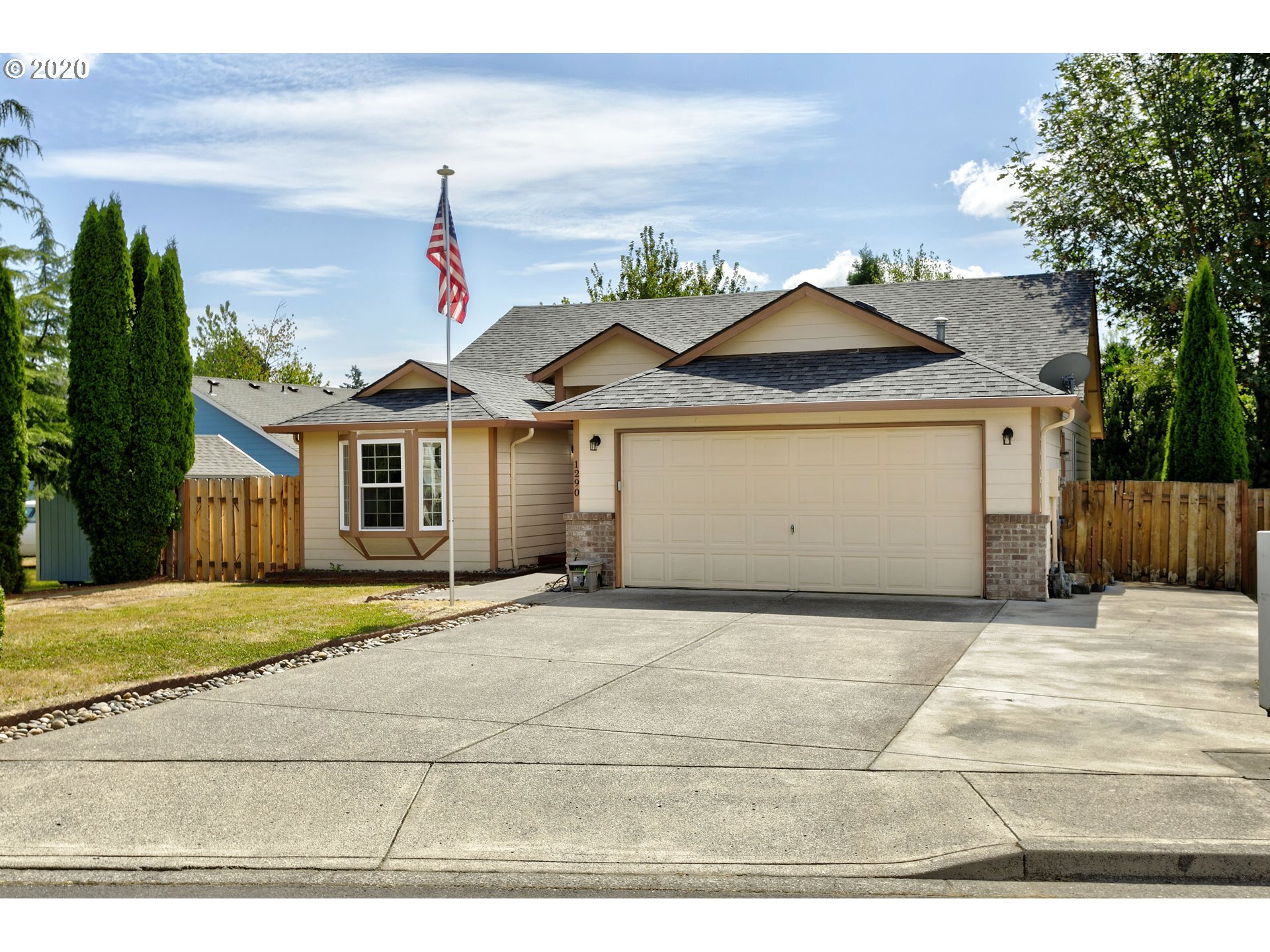 Property Photo: 1290 Fairway Dr WA 98671