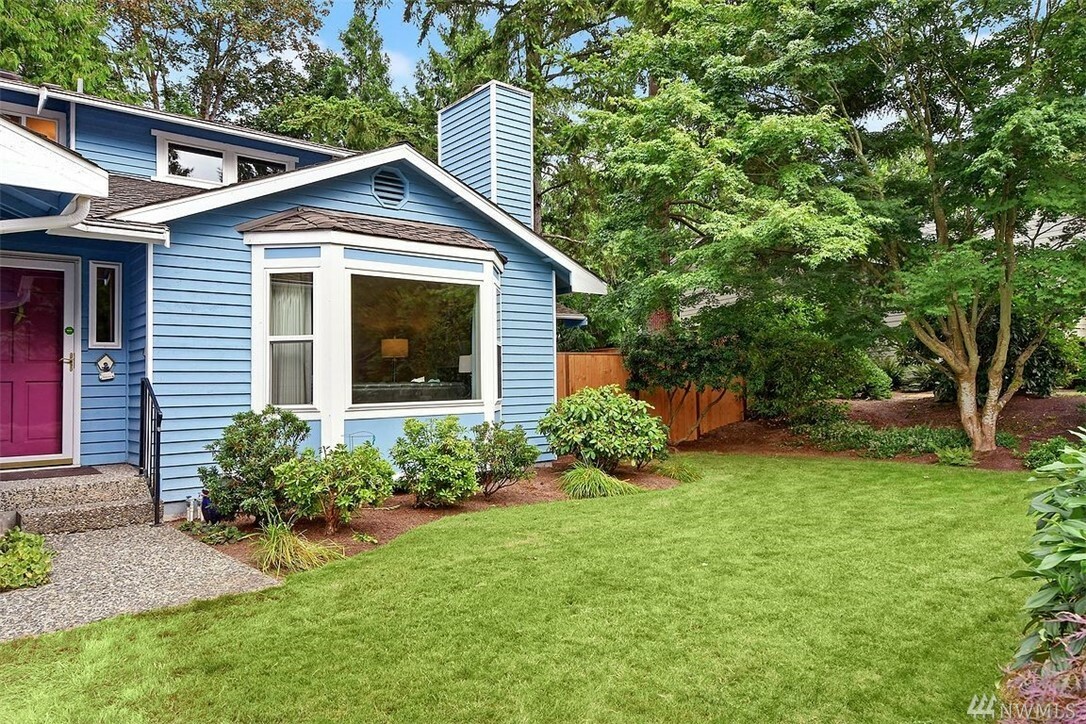 Property Photo:  660 Kalmia Place NW  WA 98027 