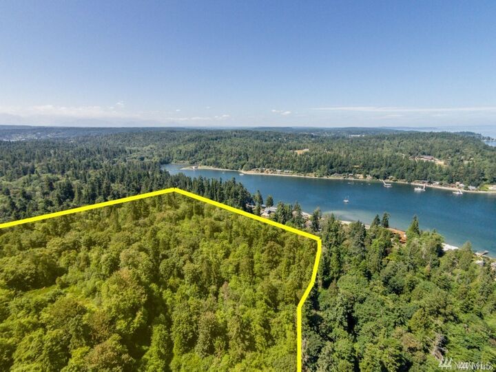 Property Photo: 999 Toe Jam Hill WA 98110