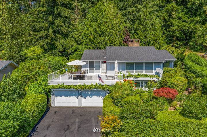 Property Photo:  1220  Castleman Drive  WA 98632 