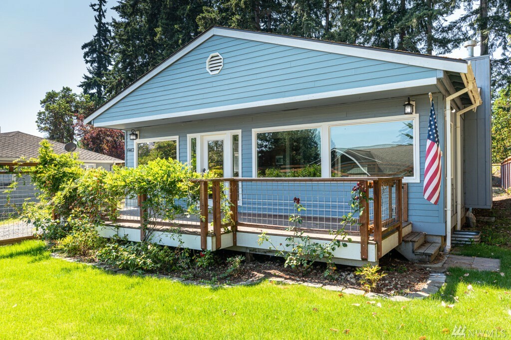 Property Photo:  6462 Central Ave  WA 98236 