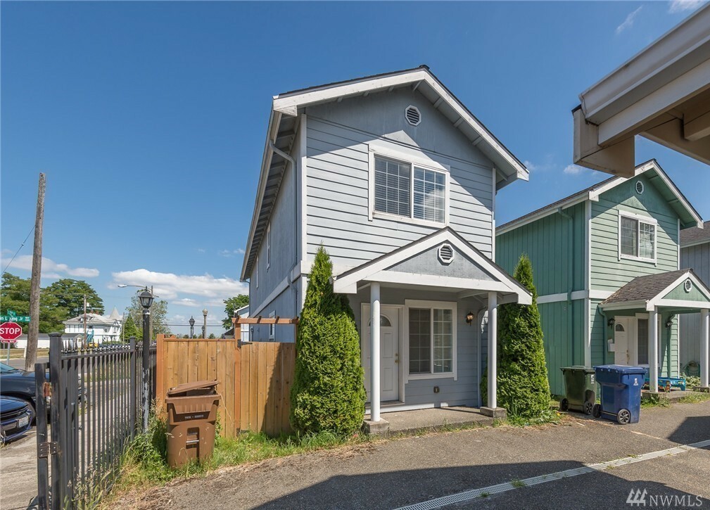 Property Photo:  1102 23rd St  WA 98405 