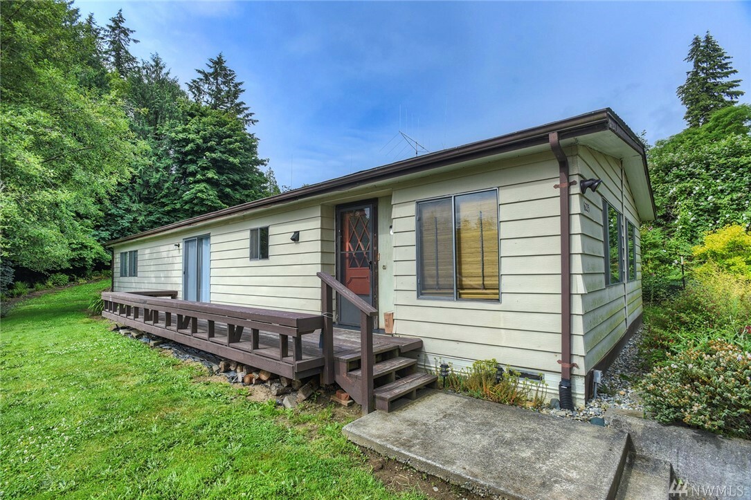 Property Photo:  6225 NE Center St  WA 98392 