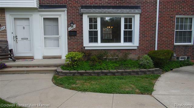 Property Photo: 22927 Lakeshore Drive MI 48080