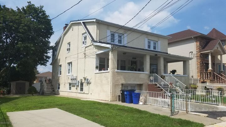 Property Photo:  166 Jerome Avenue  NY 10305 