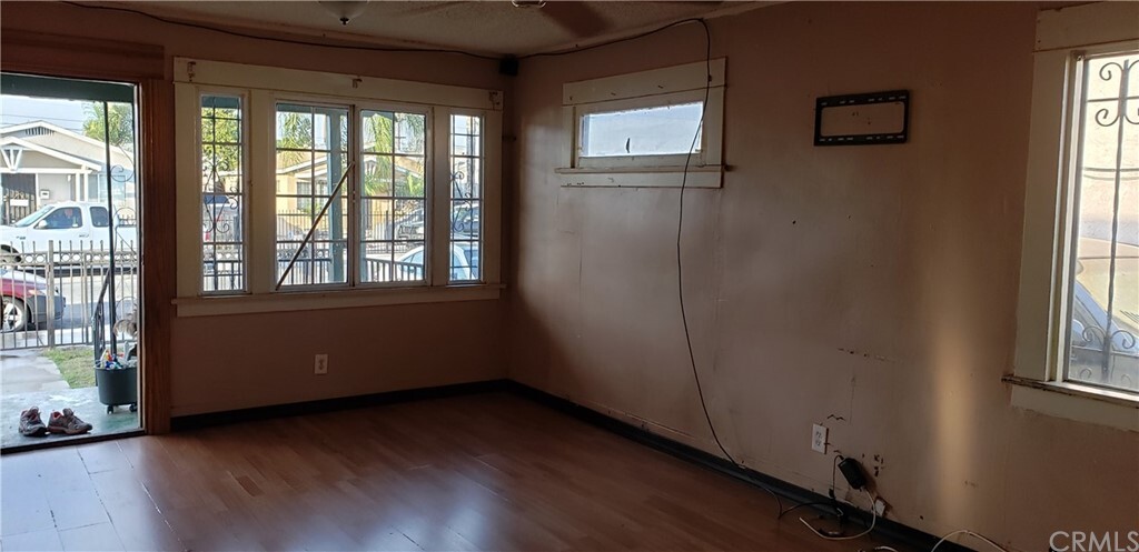 Property Photo: 1152 E 80th Street CA 90001