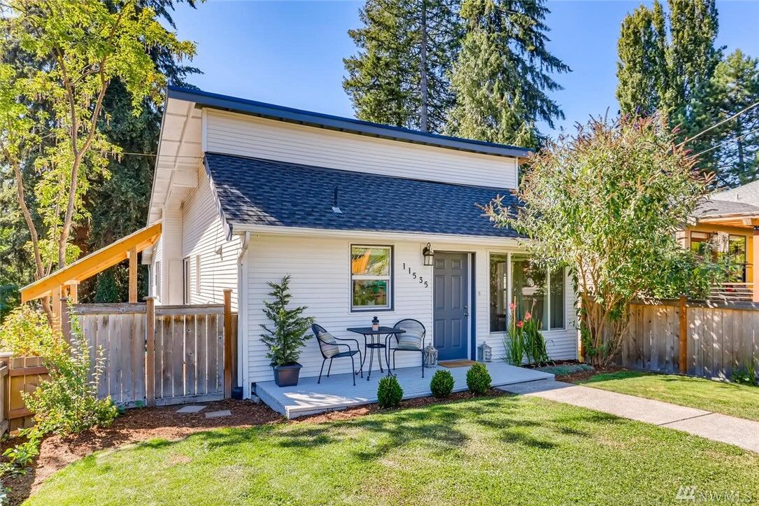 Property Photo:  11535  39th Avenue NE  WA 98125 