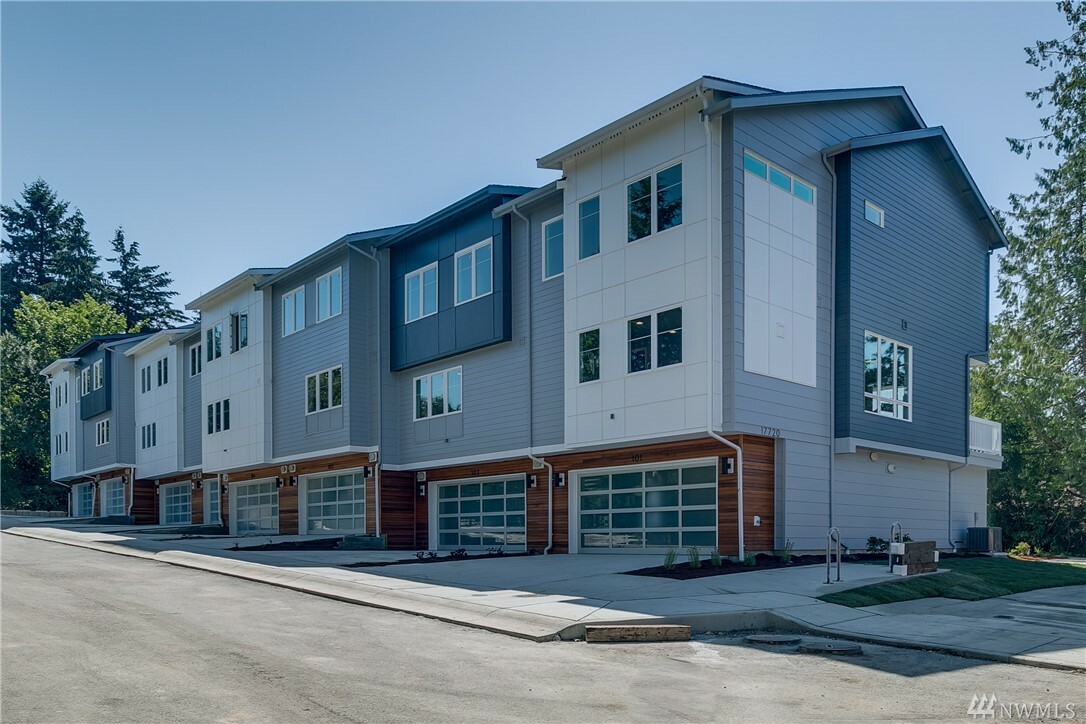 Property Photo: 17720 80th Ave NE 101 WA 98028