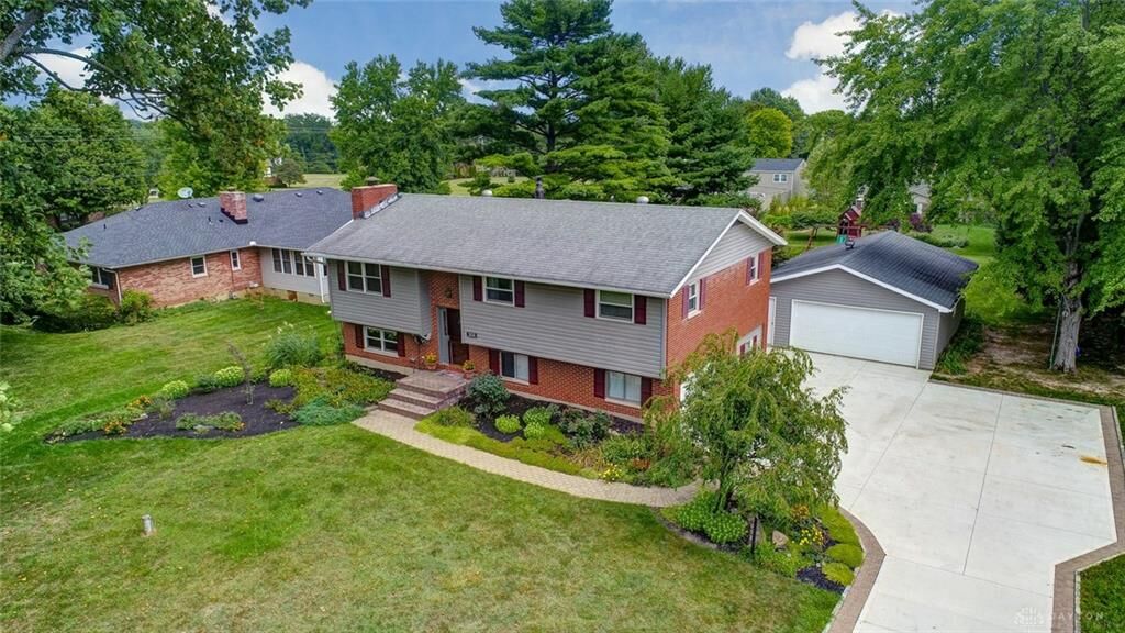 Property Photo: 1656 Shoreham Drive OH 45434