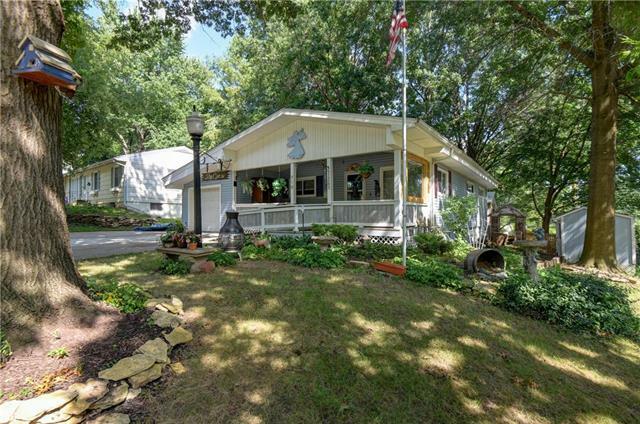 Property Photo:  719 W Brown Street  MO 64068 