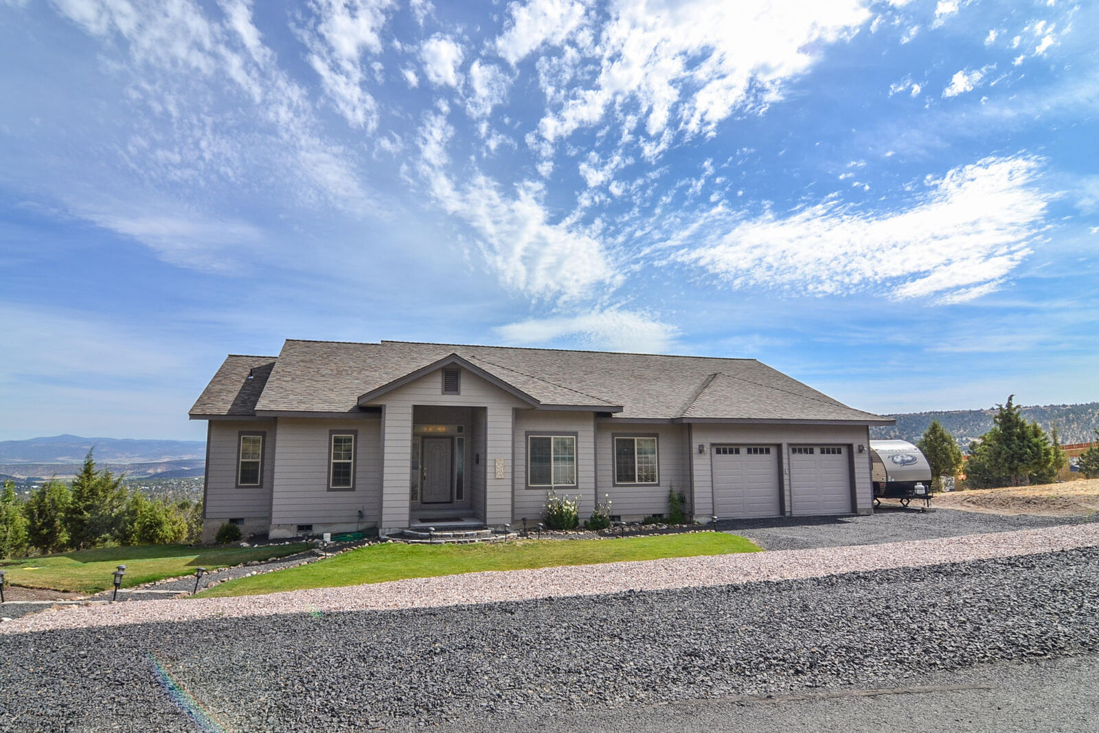Property Photo:  7314 SE Night Hawk Court  OR 97754 