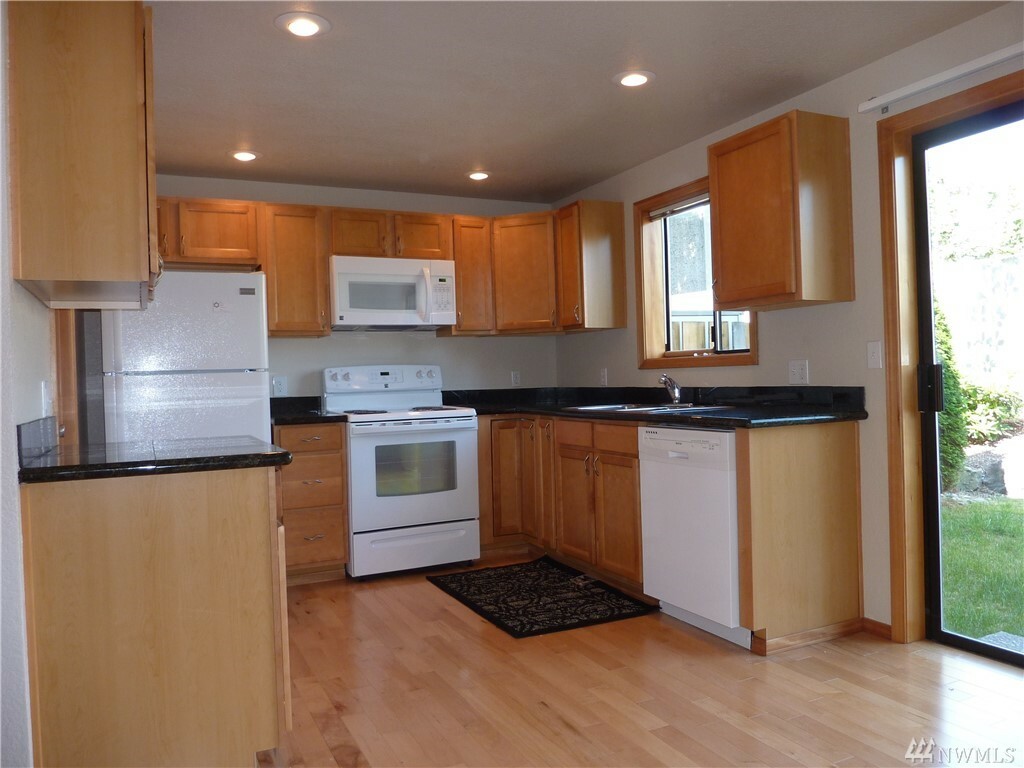 Property Photo: 7810 Timber Hill Dr G WA 98203