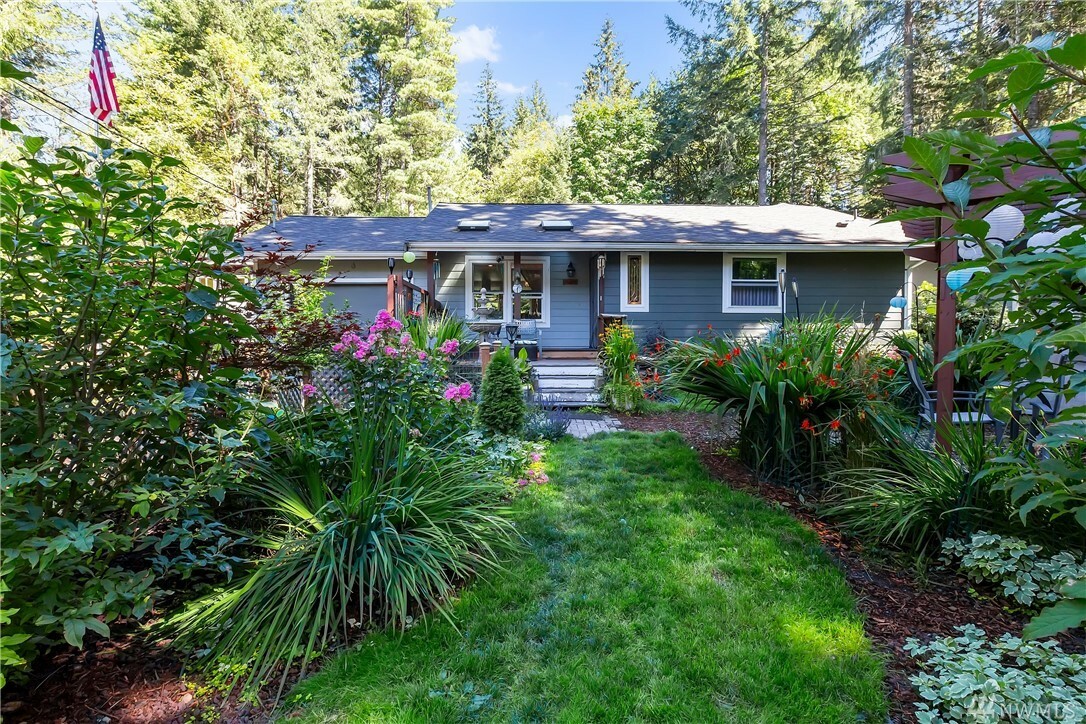 Property Photo:  7077 Ebbert Dr SE  WA 98367 