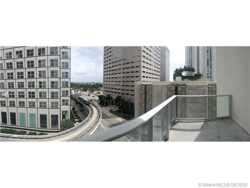 Property Photo:  300 S Biscayne Blvd L-834  FL 33131 