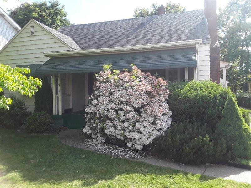 Property Photo:  916 23rd St  PA 15001 