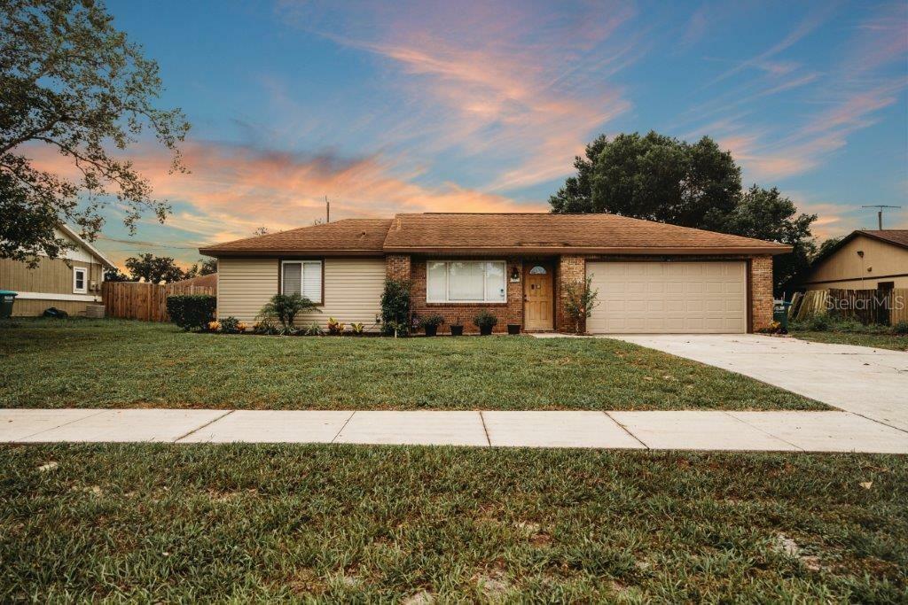 Property Photo:  2619 Gramercy Drive  FL 32738 