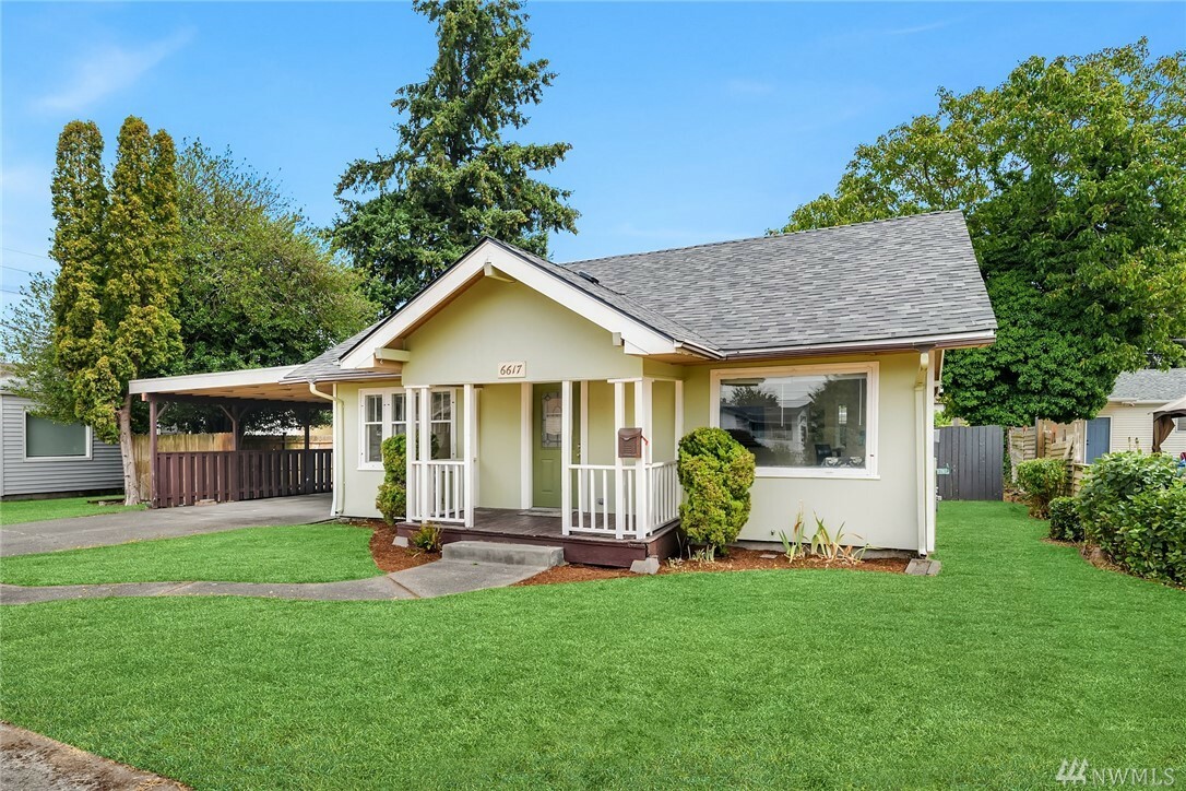 Property Photo:  6617 S Montgomery St  WA 98409 