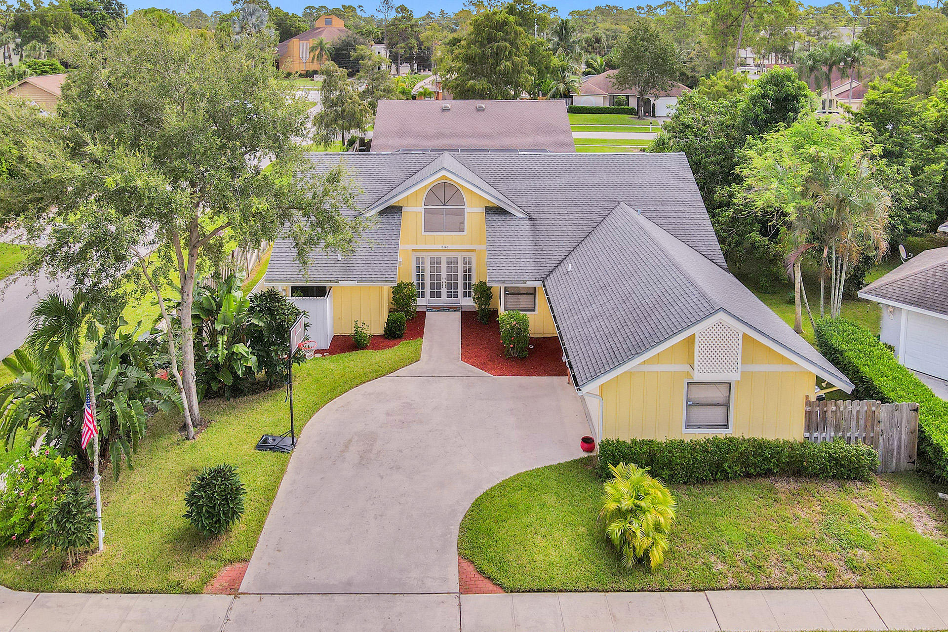 Property Photo: 13448 Hyacinth Court FL 33414