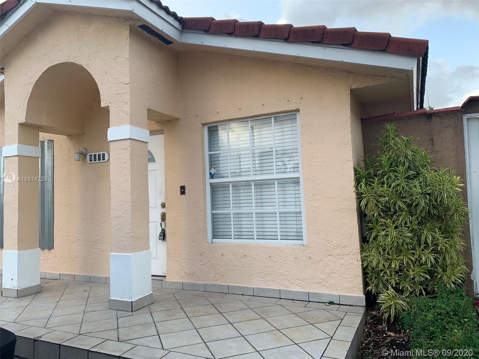 Property Photo: 9075 NW 114th Ter FL 33018