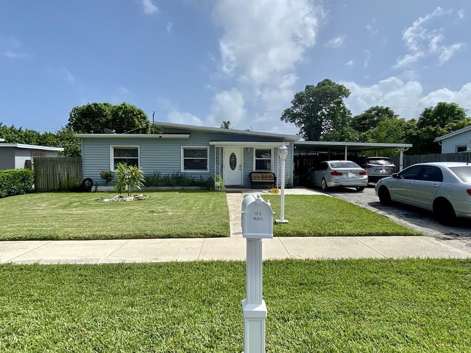 Property Photo:  134 SE 11th Avenue  FL 33435 