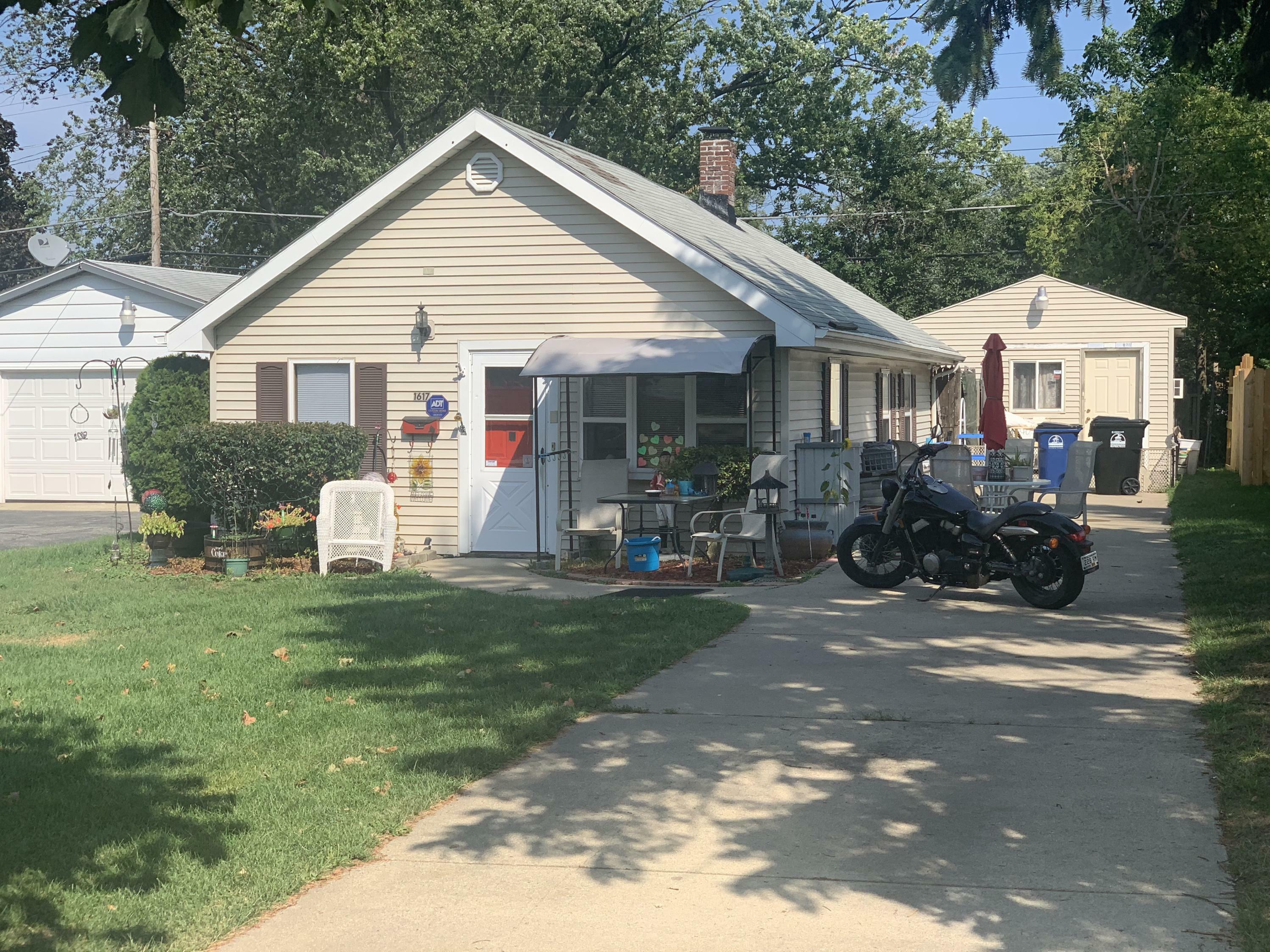 Property Photo:  1617 Kentucky St  WI 53405 