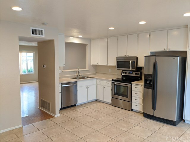 Property Photo:  700 W Walnut Avenue 35  CA 92868 