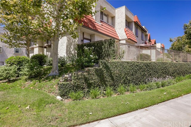 Property Photo:  17929 River Circle 1  CA 91387 