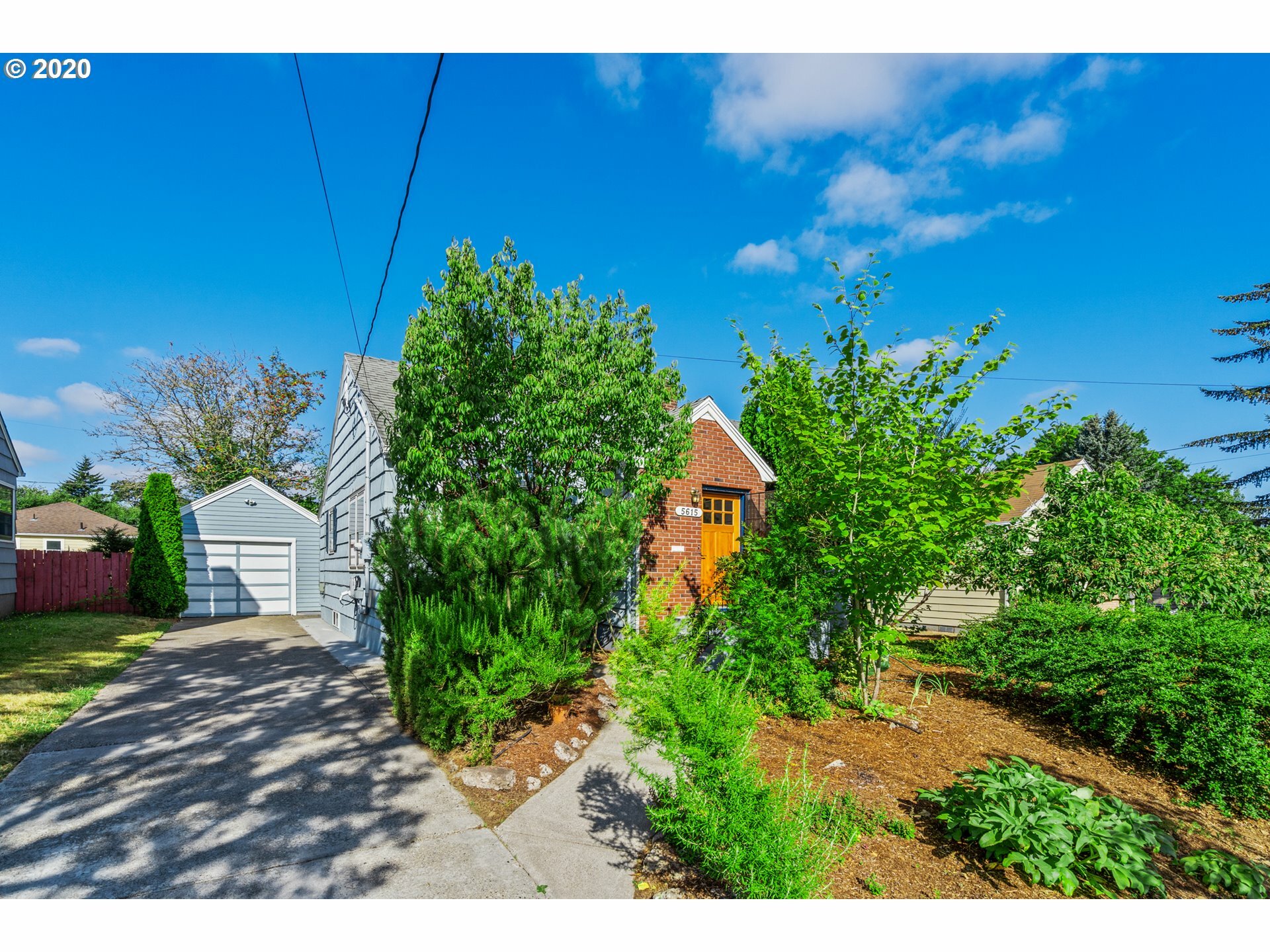 Property Photo: 5615 NE Cesar E Chavez Blvd OR 97211