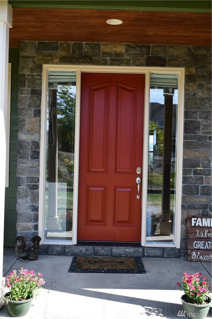 Property Photo:  220 Silver Shores Dr  WA 98645 